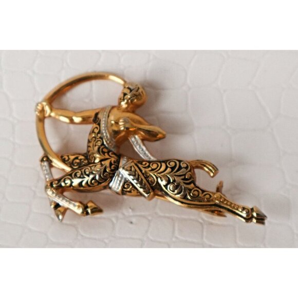 Vintage Demascene Sagittarius Centaur Gold Tone Pin Brooch - Picture 3 of 4